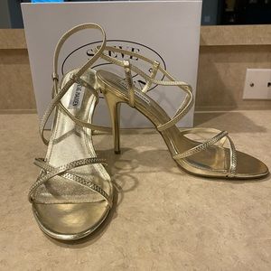 STEVE MADDEN GOLD HEELS